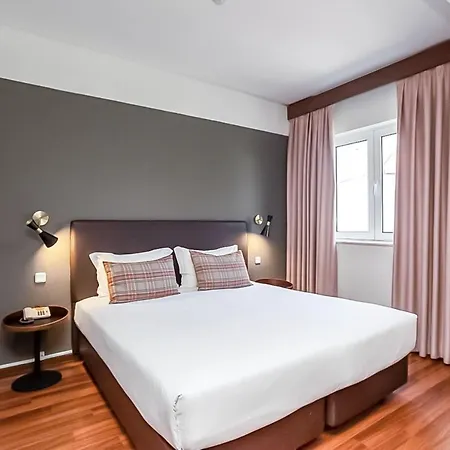 Hotiday Collection - 3* Porto