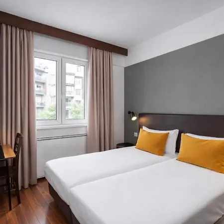 Hotell Hotiday Collection - 3*