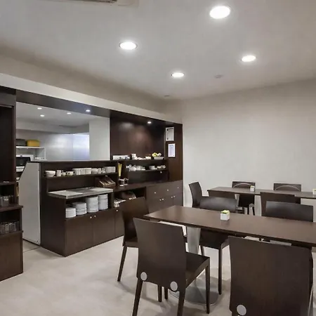 Hotiday Collection - Hotel Oporto