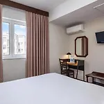 Ξενοδοχείο Hotiday Collection - 3*